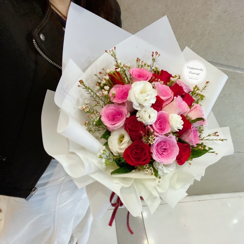 20枝玫瑰田園襯花花束