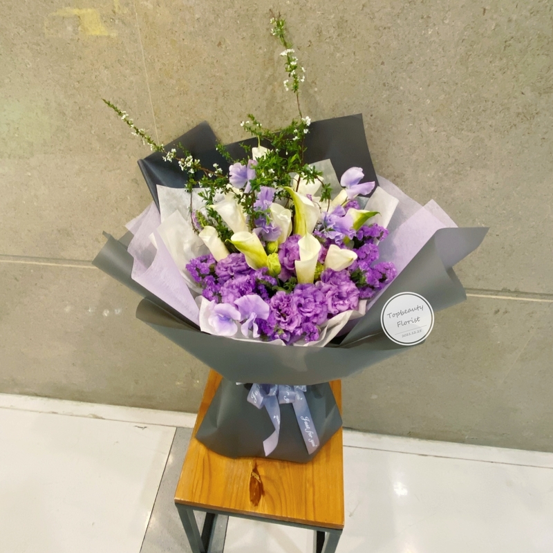 10枝馬蹄蘭雪柳桔梗花束( 12 Calla Lily & Thunberg's meadowsweet & Lisianthus Bouquet)