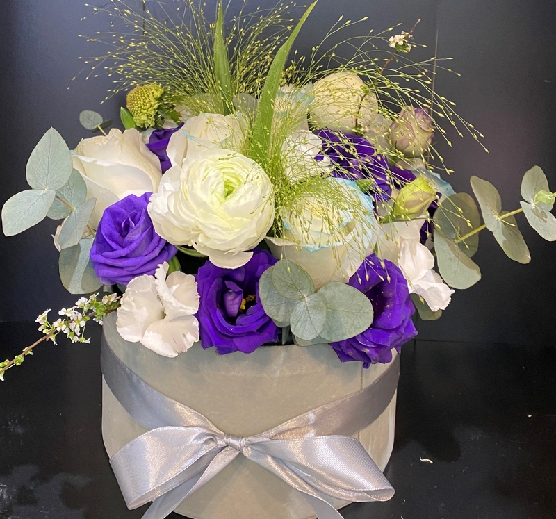 玫瑰桔梗花盒(roses & Lisianthus box)