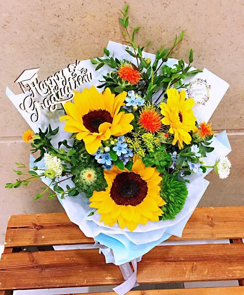 2枝向日葵橙菠蘿畢業牌花束(2sunflowers bouquet)