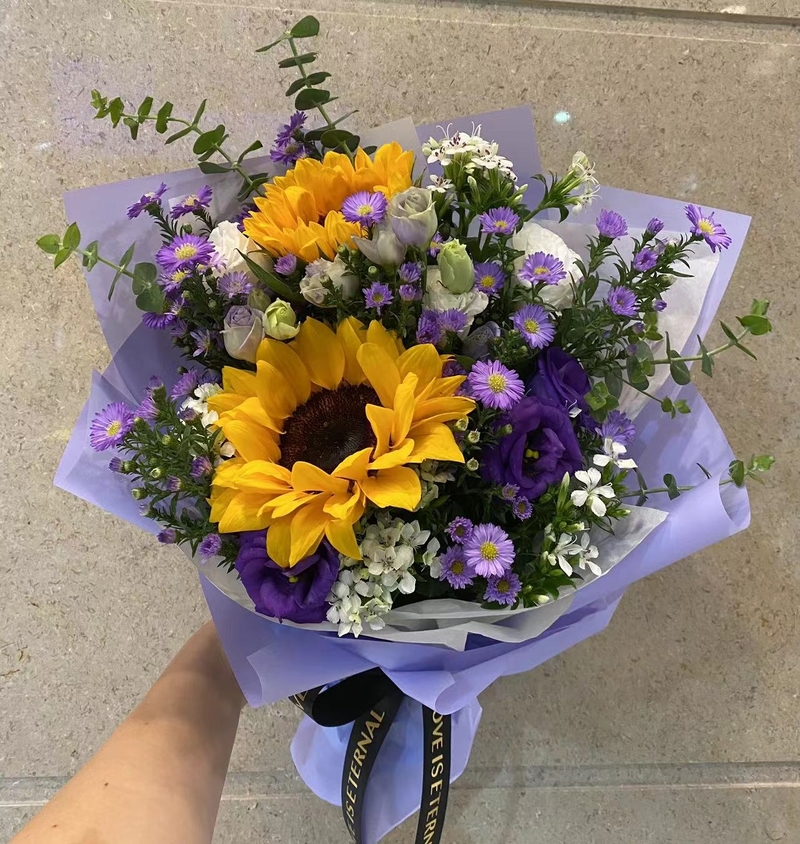 2枝向日葵洋桔梗花束(2sunflowers bouquet)