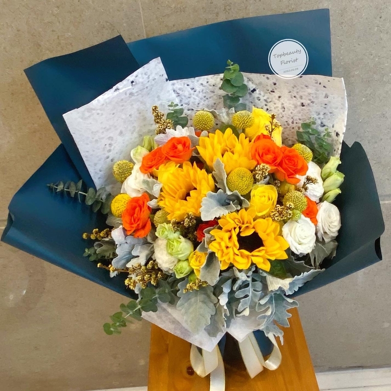 3枝向日葵玫瑰花束(3sunflowers bouquet)