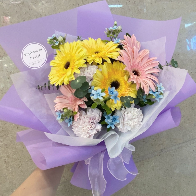 太陽菊康乃馨花束