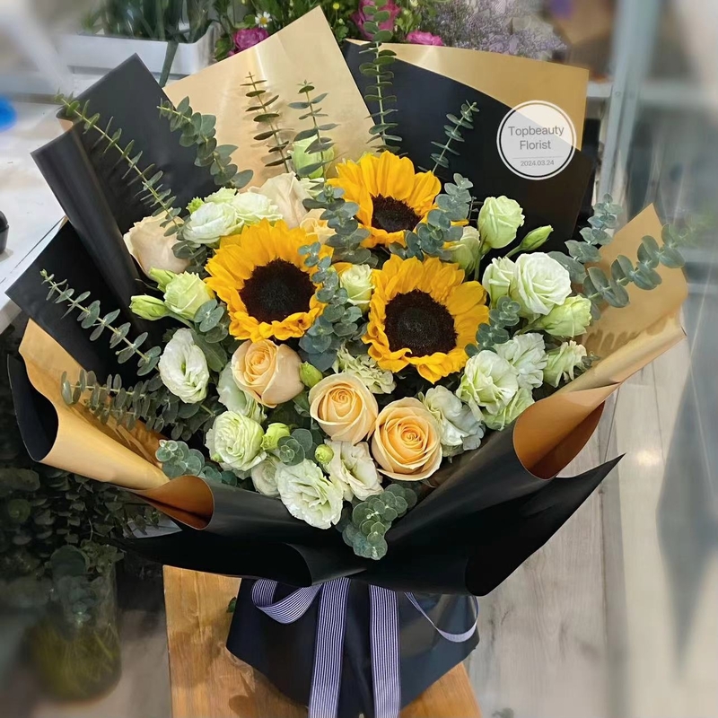 3枝向日玫瑰桔梗花束(3sunflowers bouquet)