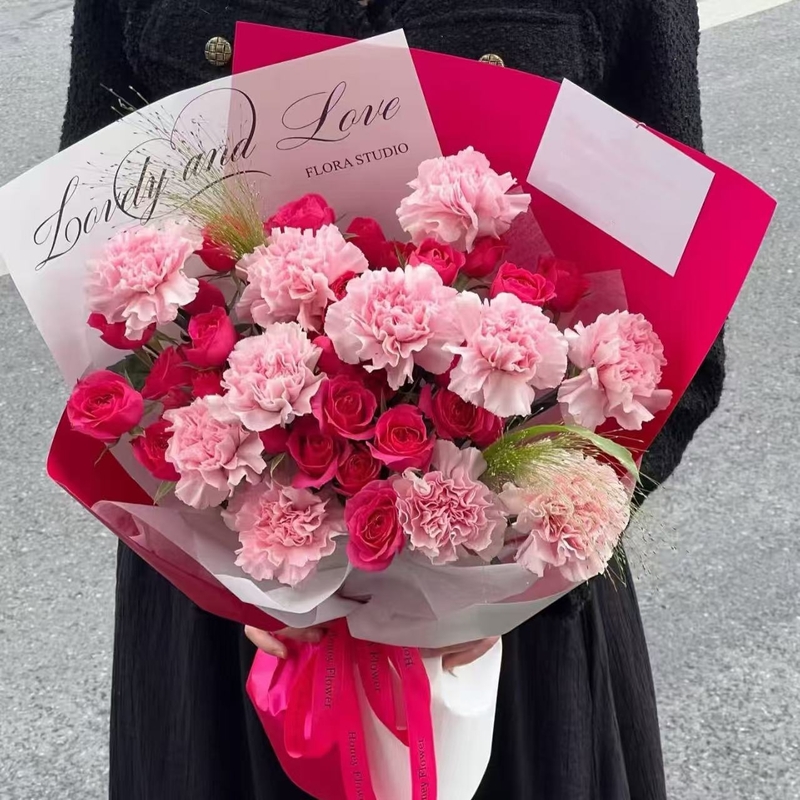 康乃馨小玫瑰花束